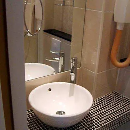 Hotel Les Hauts De Passy - Trocadero Eiffel 3*