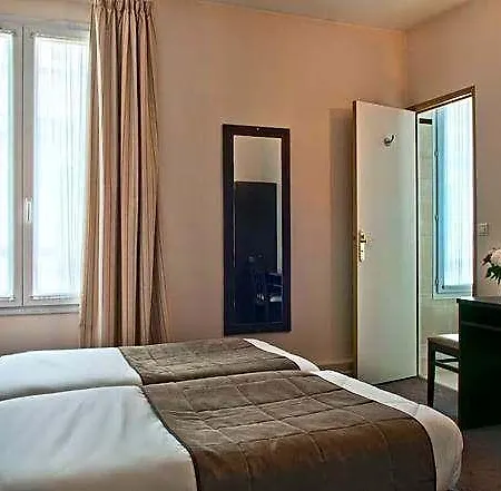 Hotel Les Hauts De Passy - Trocadero Eiffel 3*