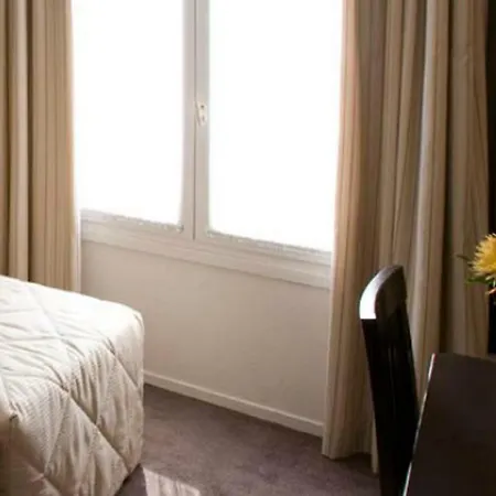 Hotel Les Hauts De Passy - Trocadero Eiffel 3*